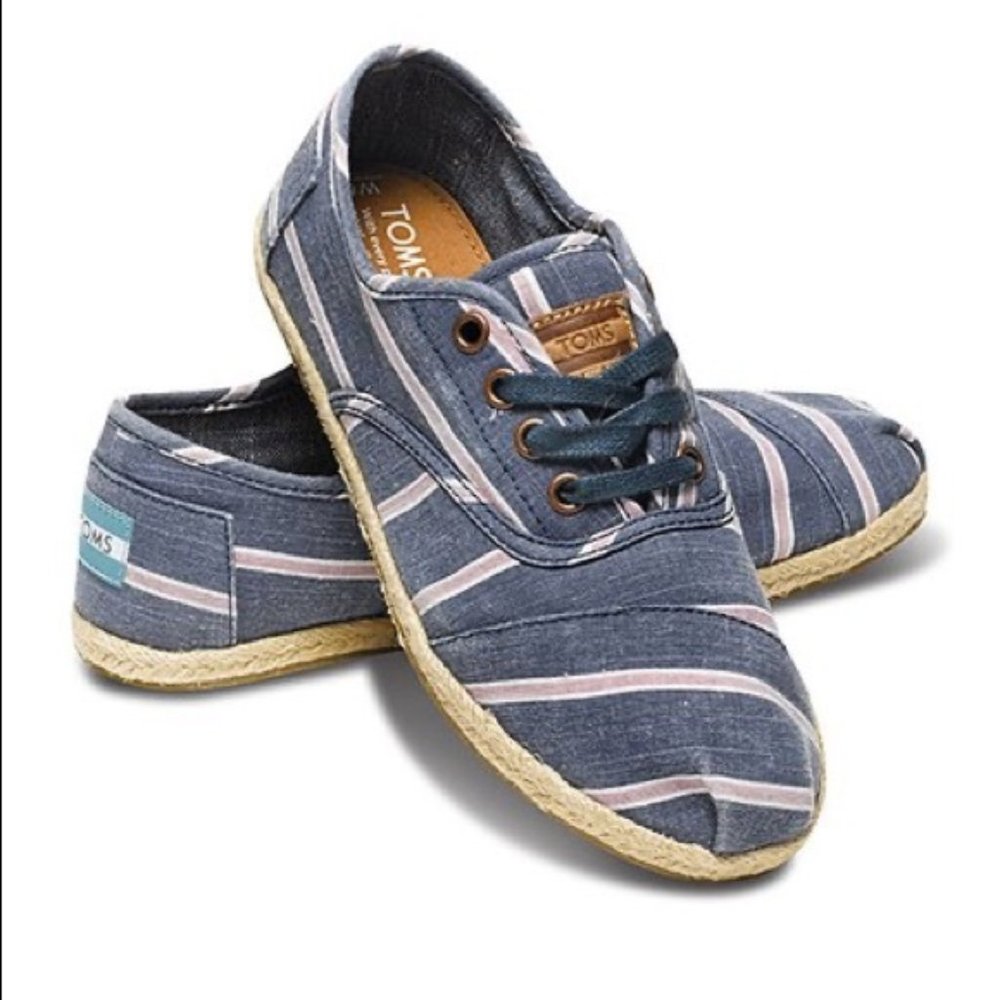 NWT  TOMS Women’s Cordones Navy Stripe 8.5